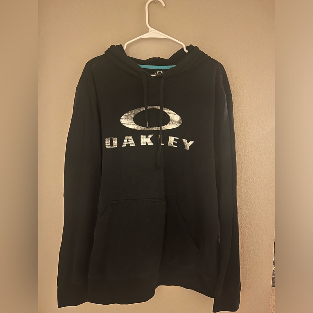 Black Oakley hoodie